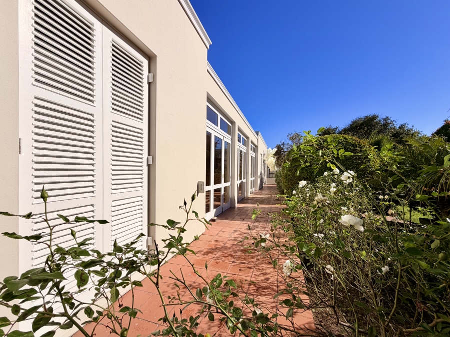 4 Bedroom Property for Sale in Voelklip Western Cape